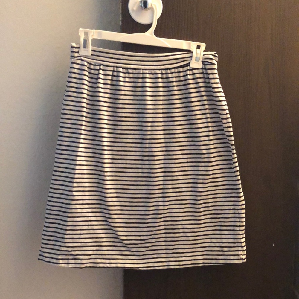 White and black striped mid-length skirt